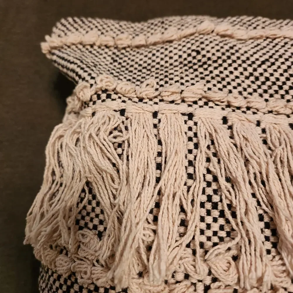 KIRKLANDS Throw Pillow 20 x 20 x 5 Boho Black Natural Chunky Knit Knotted Fringe